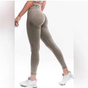 ECHT Arise Scrunch Butt Leggings